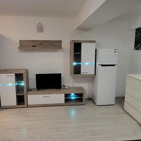 Studio 32 Bulevardul Oltenia ไกรโอวา ภายนอก รูปภาพ