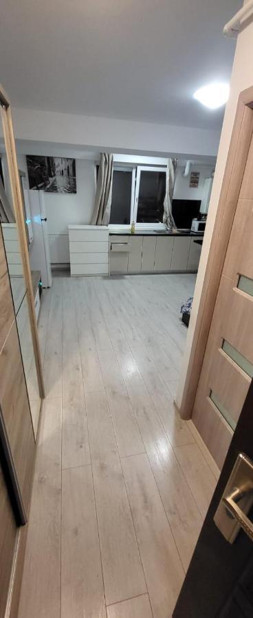 Studio 32 Bulevardul Oltenia ไกรโอวา ภายนอก รูปภาพ